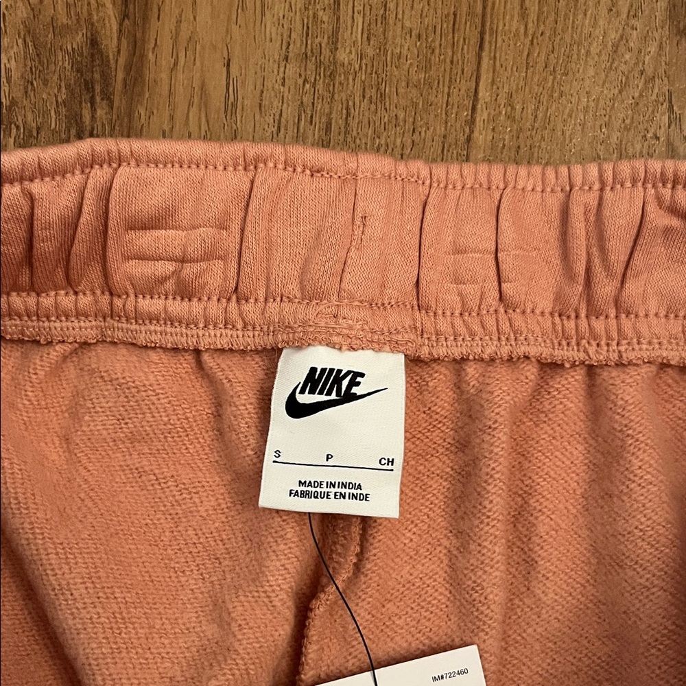 NWT Nike Sportswear Oversized Club Fleece Sweatpants - Picture 5 of 9